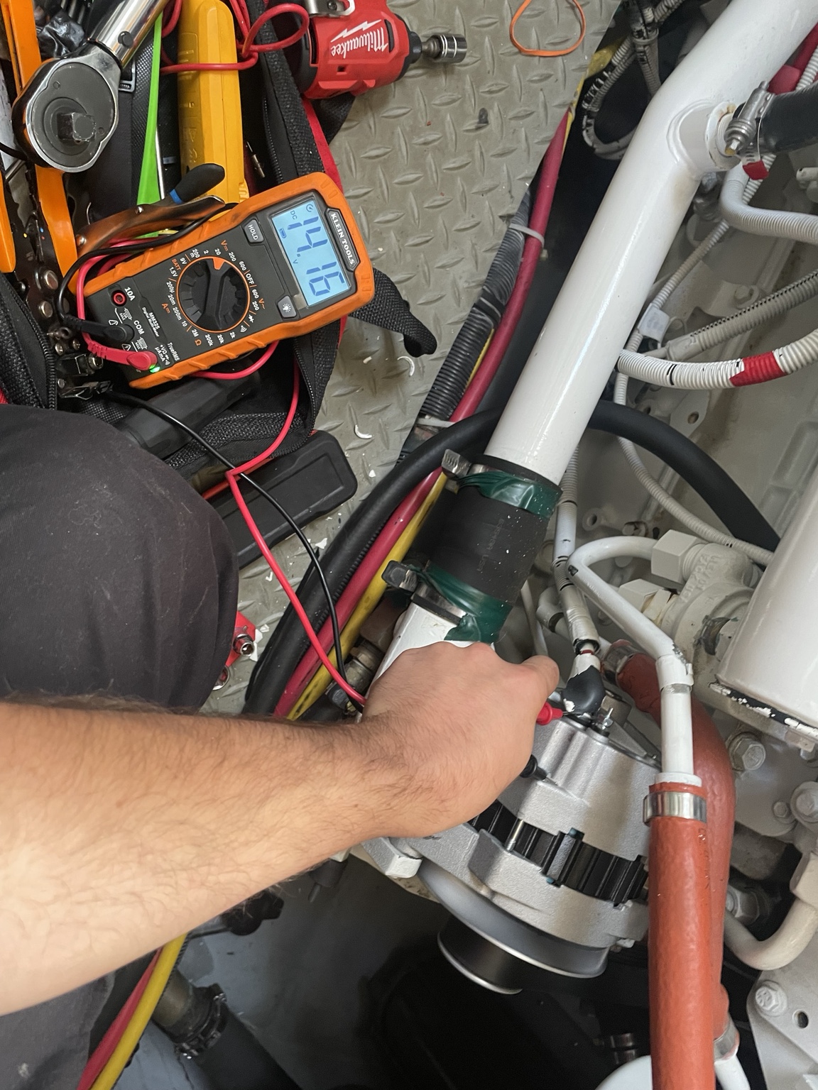 Alternator charging system diagnostic in a boat engine room